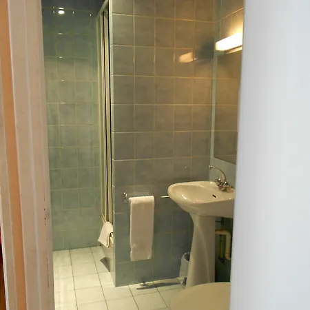 Ξενοδοχείο Central Hotel *