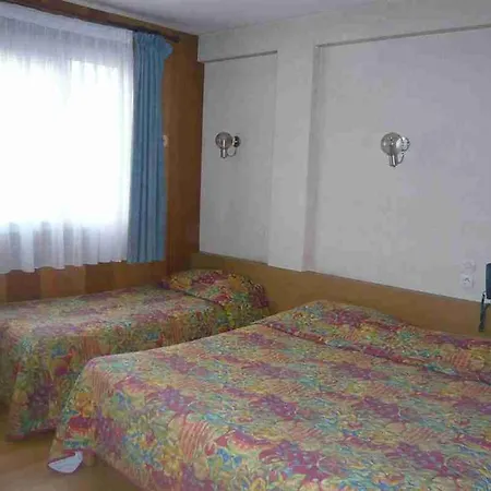 Central Hotel *
